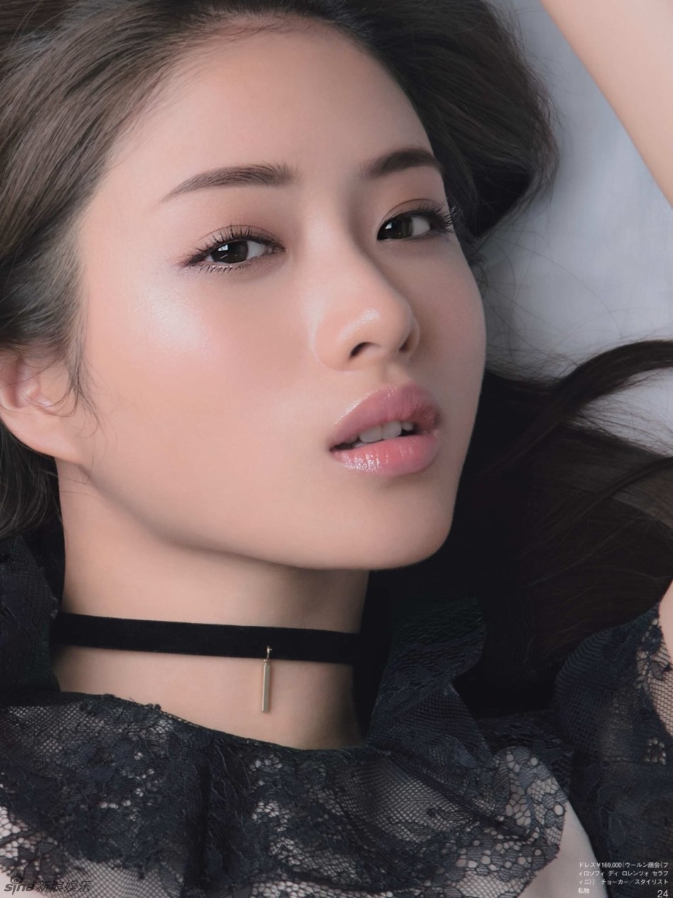 组图小妖精石原里美拍杂志大片红唇美艳魅惑