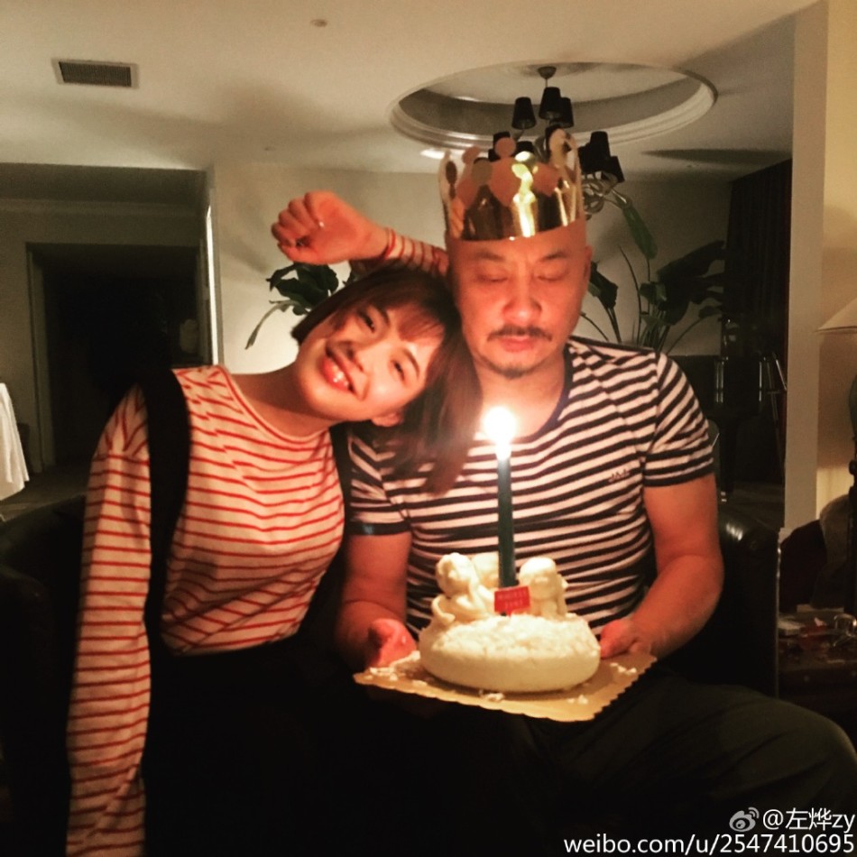 新浪娱乐讯 10月28日下午,王全安93年小女友左烨在微博晒出与王全安的