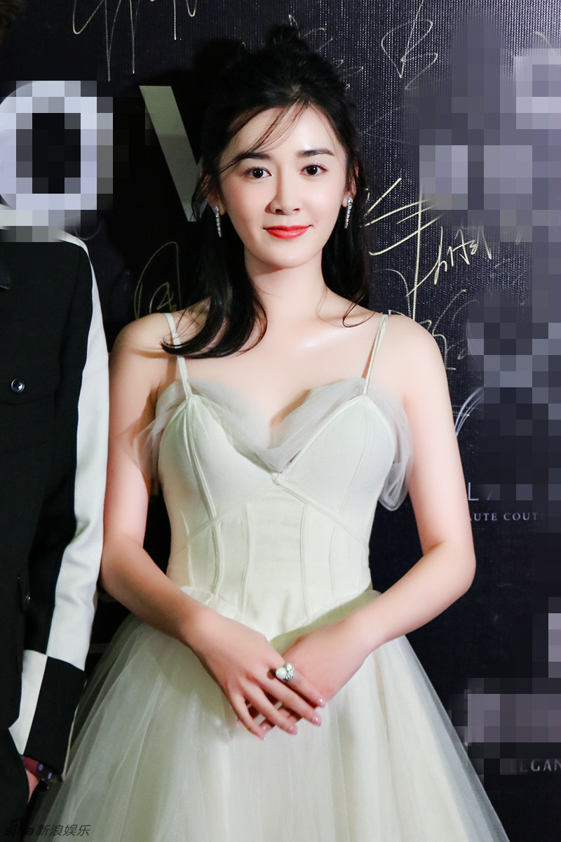 组图:石安妮吊带纱裙仙气逼人 清新笑容显甜美_高清图集_新浪网