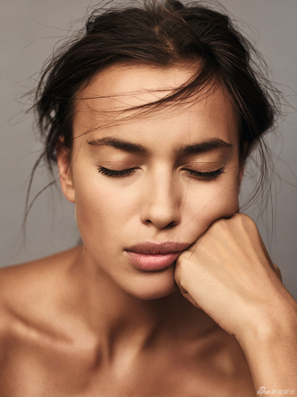 伊莲娜单手遮胸软绵似大包子 翘臀显扎实