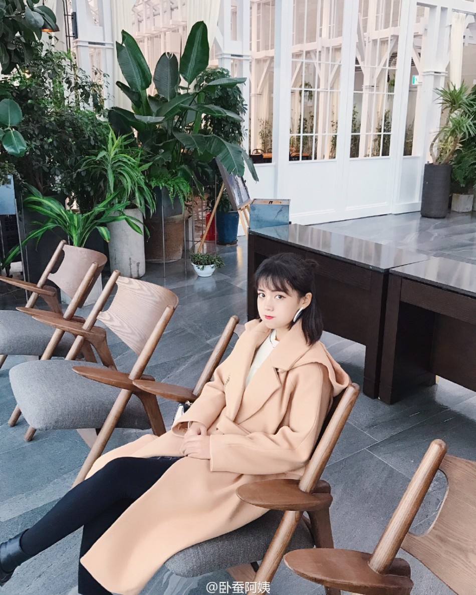 组图:网红都爱奶茶色!雪梨张大奕周扬青比美_高清图集_新浪网