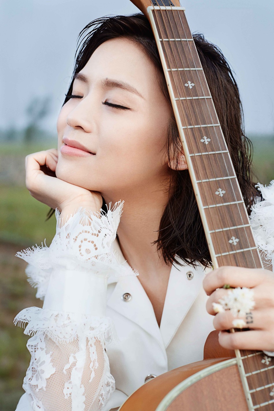 黄英曝光清新宣传照