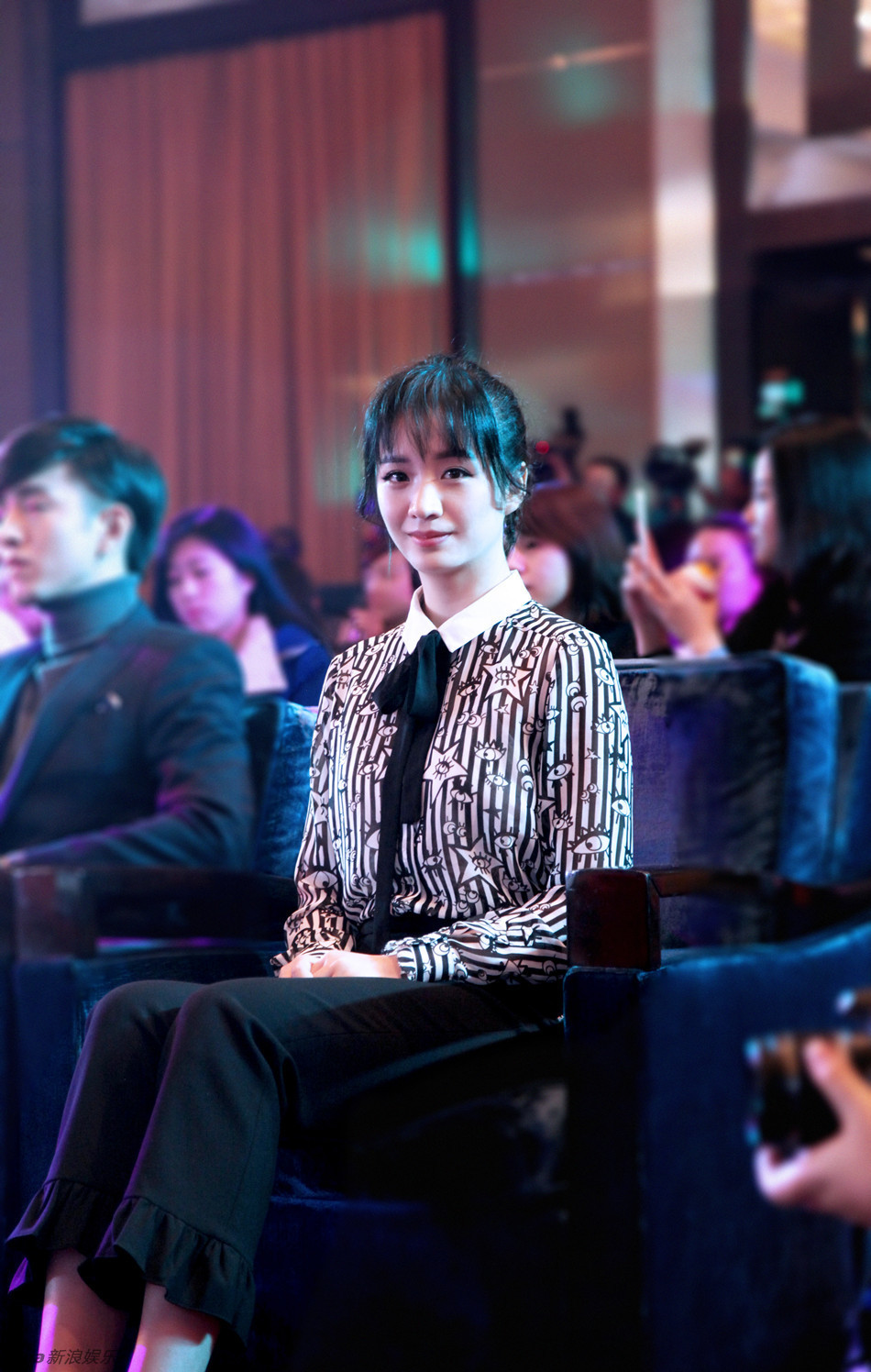 组图:彭豆豆麻花辫清新俏皮 自曝是吃货妹妹_高清图集_新浪网