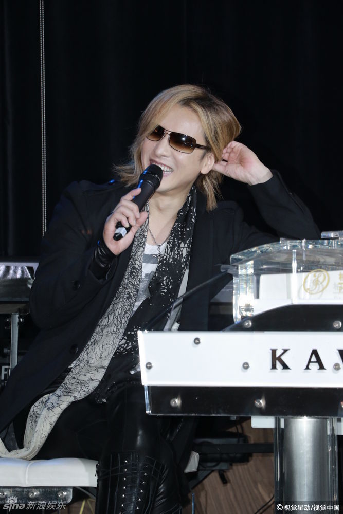 08 20:32:00 1 / 4 新浪娱乐讯 x janpan的团长yoshiki将于12月举行