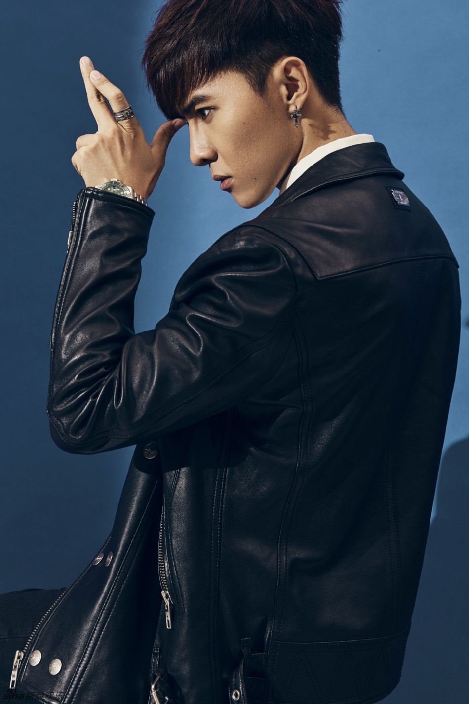 组图:侧颜杀满分!唐禹哲变朋克绅士潮味十足_高清图集_新浪网