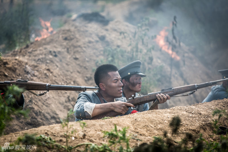 《红旗漫卷西风》封柏