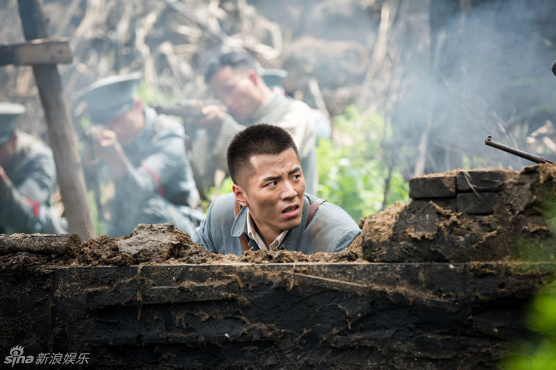 封柏《红旗漫卷西风》