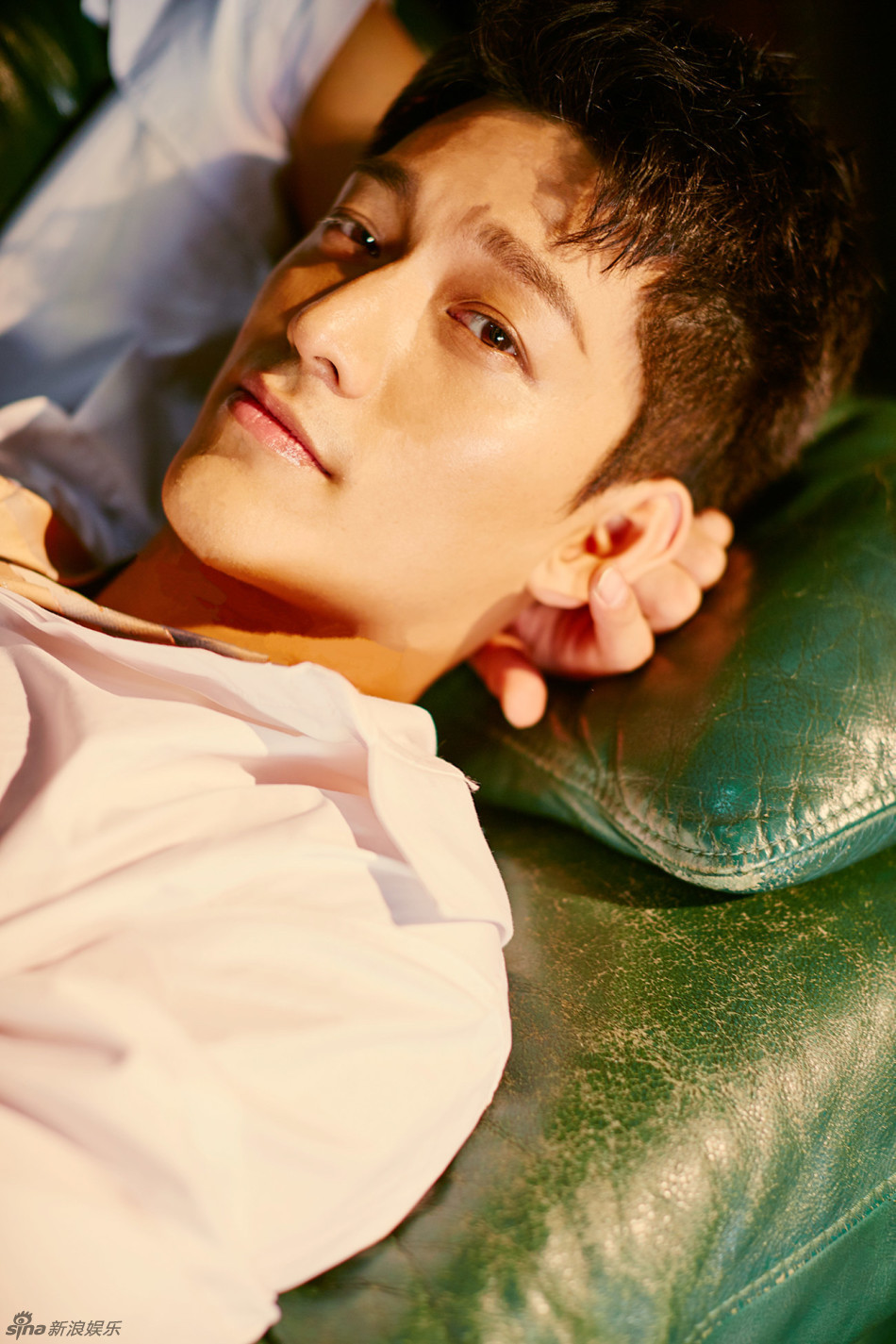 组图:《驴得水》周铁男写真曝光 变都市潮男_高清图集_新浪网