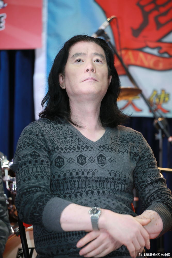 唐朝乐队首次香港专场 开唱前观光看烟火