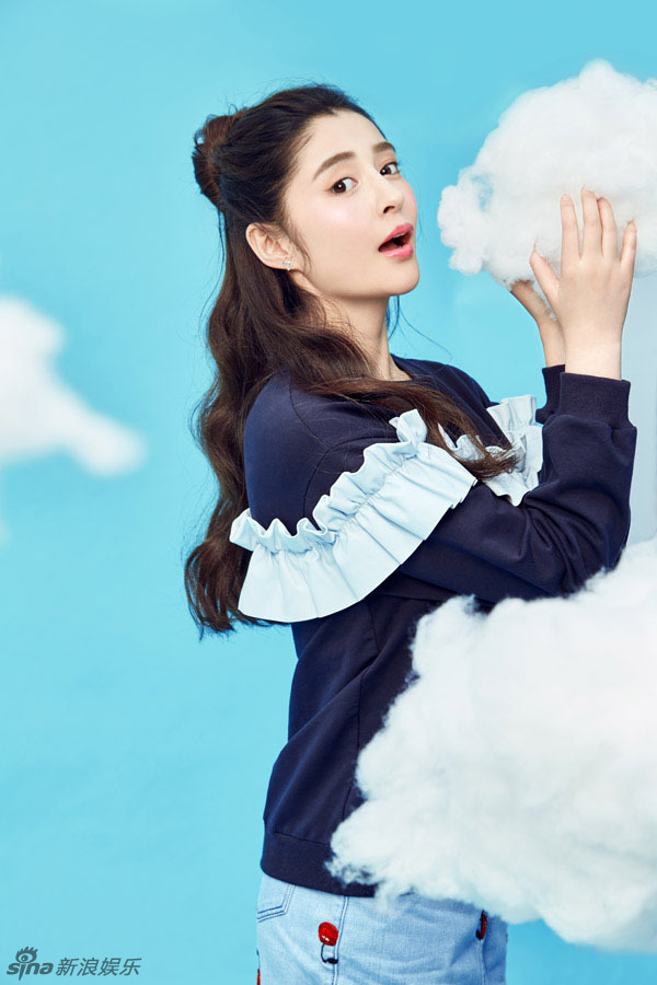 李心艾变身二次元少女