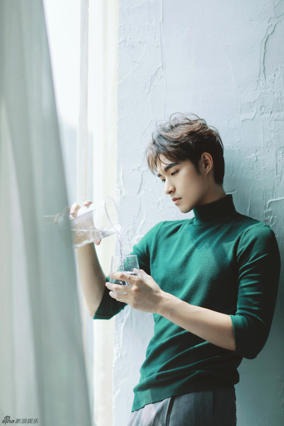 组图:李思阳最新写真曝光 慵懒随性变冬日暖男_高清图集_新浪网