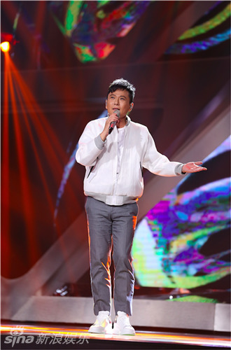 组图:张信哲仿杨坤踩烟头 获费叔叔高度好评_高清图集_新浪网