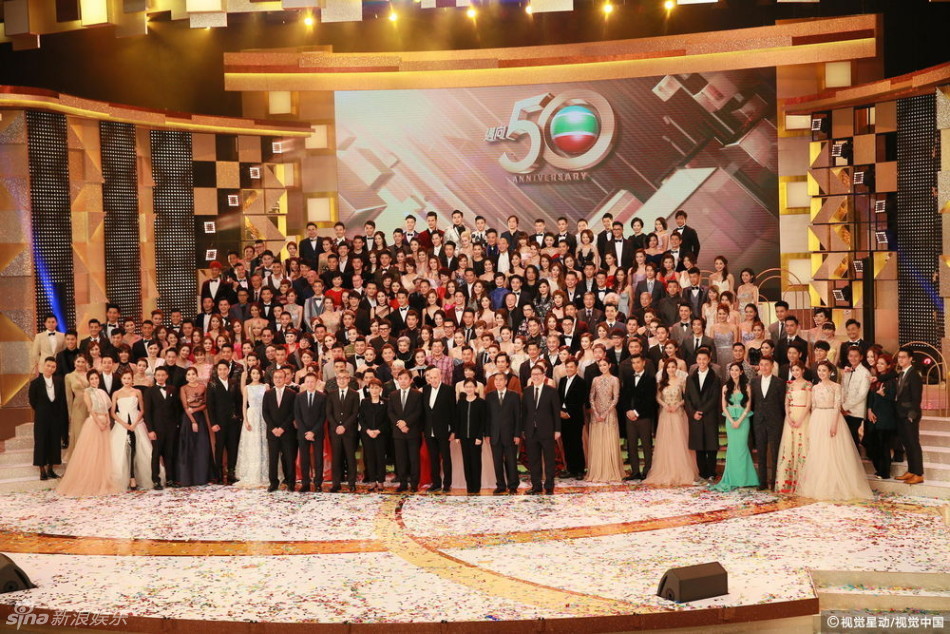 新浪娱乐讯 11月19晚,tvb迈向50周年"万千星辉贺台庆"晚会在香港