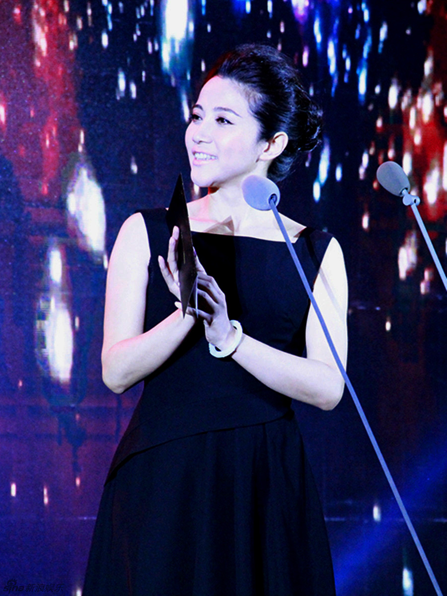 近日,第16届华语电影传媒盛典在京举办,多料影后颜丙燕受邀出席并担任