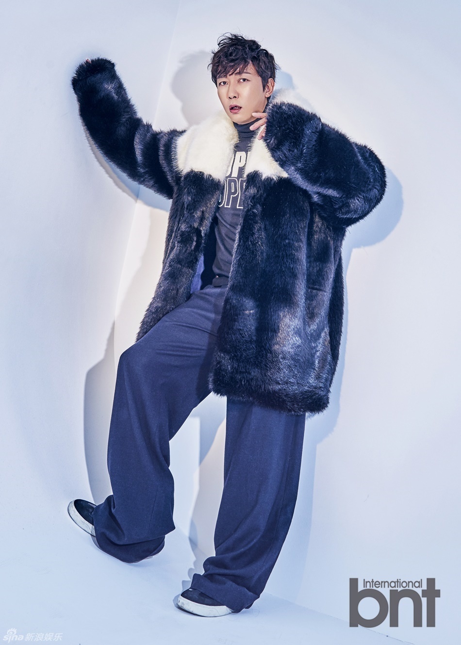 新浪娱乐讯 近日,韩国艺人卓在勋携手bntnews拍摄了一组时尚写真.