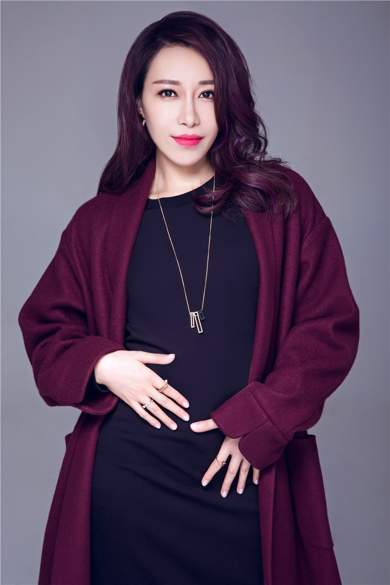 组图:金池冬日写真曝光 挑染卷发引领时尚潮流_高清图集_新浪网