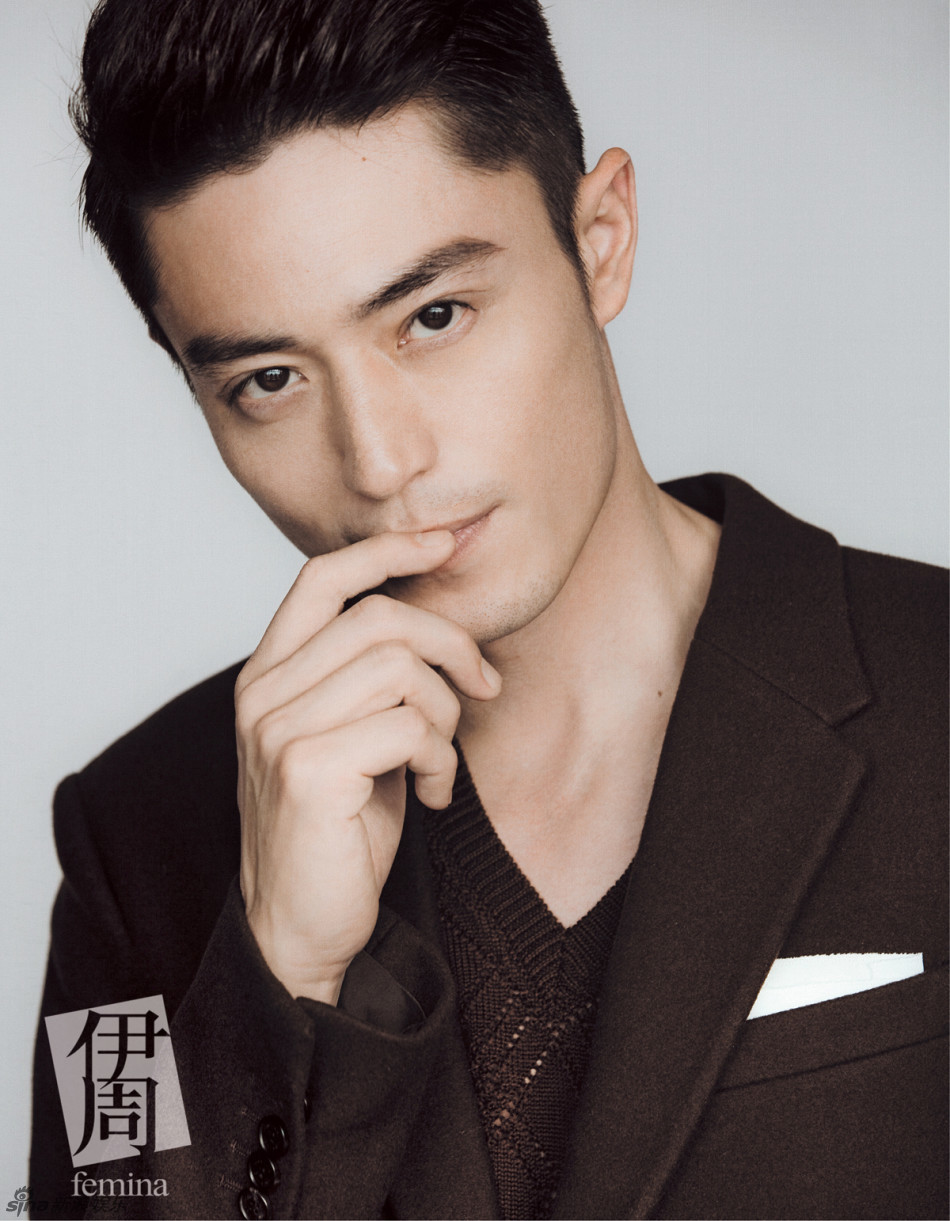 大片中,霍建华在不同造型中切换.