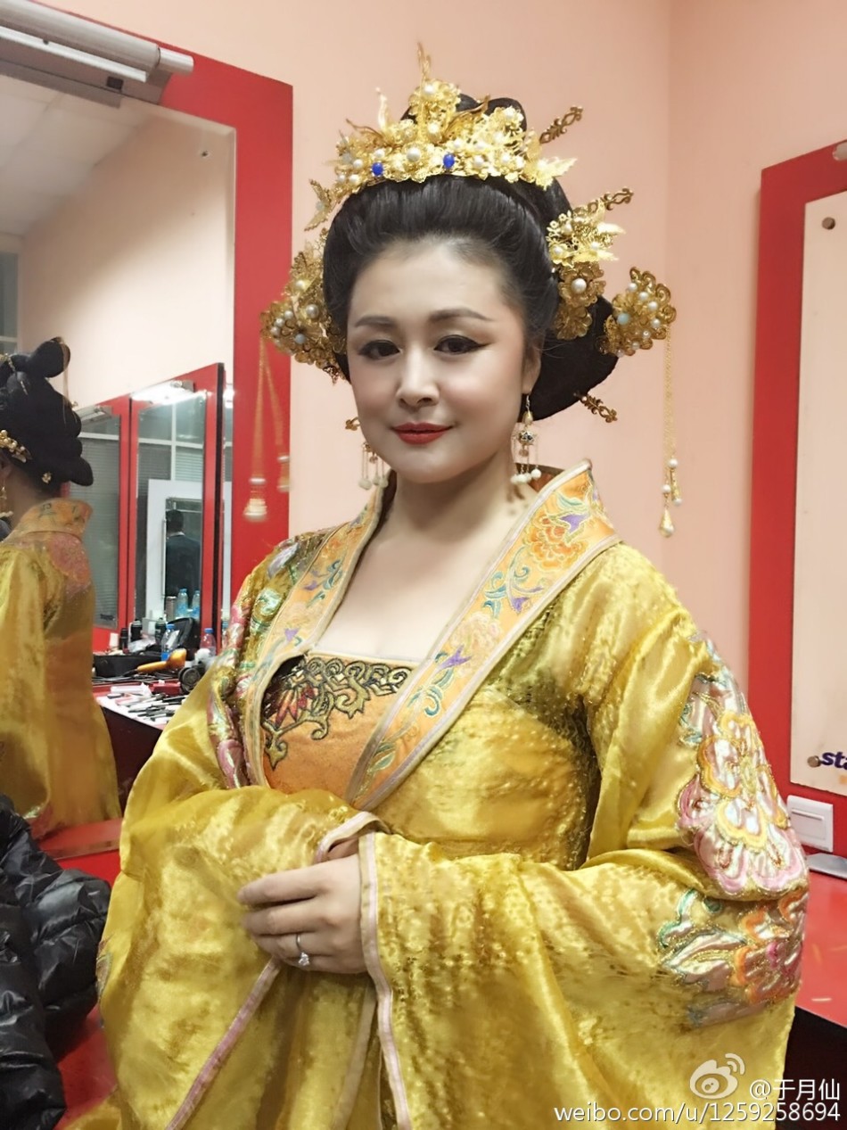 赵本山小姨子小秀事业线