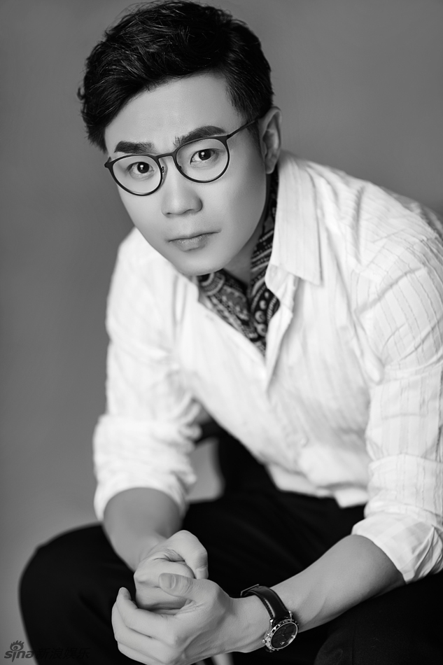 组图:这很男神!大鹏帅气西装鬼马深沉变型男_高清图集_新浪网