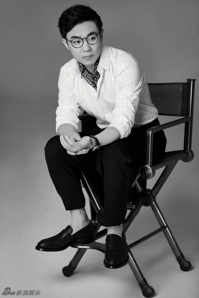 组图:这很男神!大鹏帅气西装鬼马深沉变型男_高清图集_新浪网