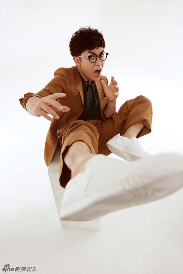 组图:这很男神!大鹏帅气西装鬼马深沉变型男_高清图集_新浪网
