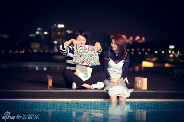 李菲儿金希澈搞怪自拍