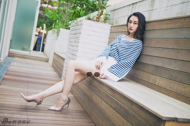 董维嘉写真帅气时髦