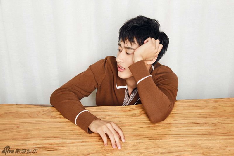 梁恩暖萌笑容杀释放青春荷尔蒙_高清图集_新浪网