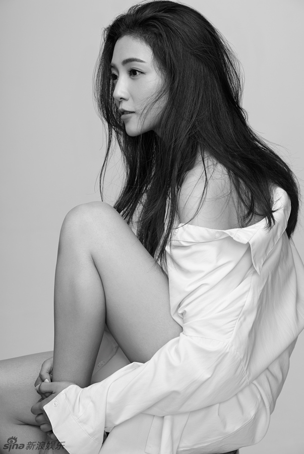 尹航黑白大片气质独特