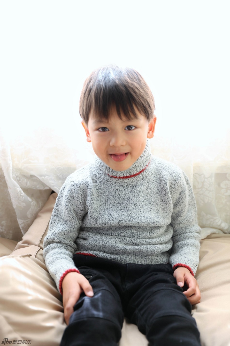 组图:小亮仔写真变暖男 "小李敏镐"萌出新高度_高清图集_新浪网