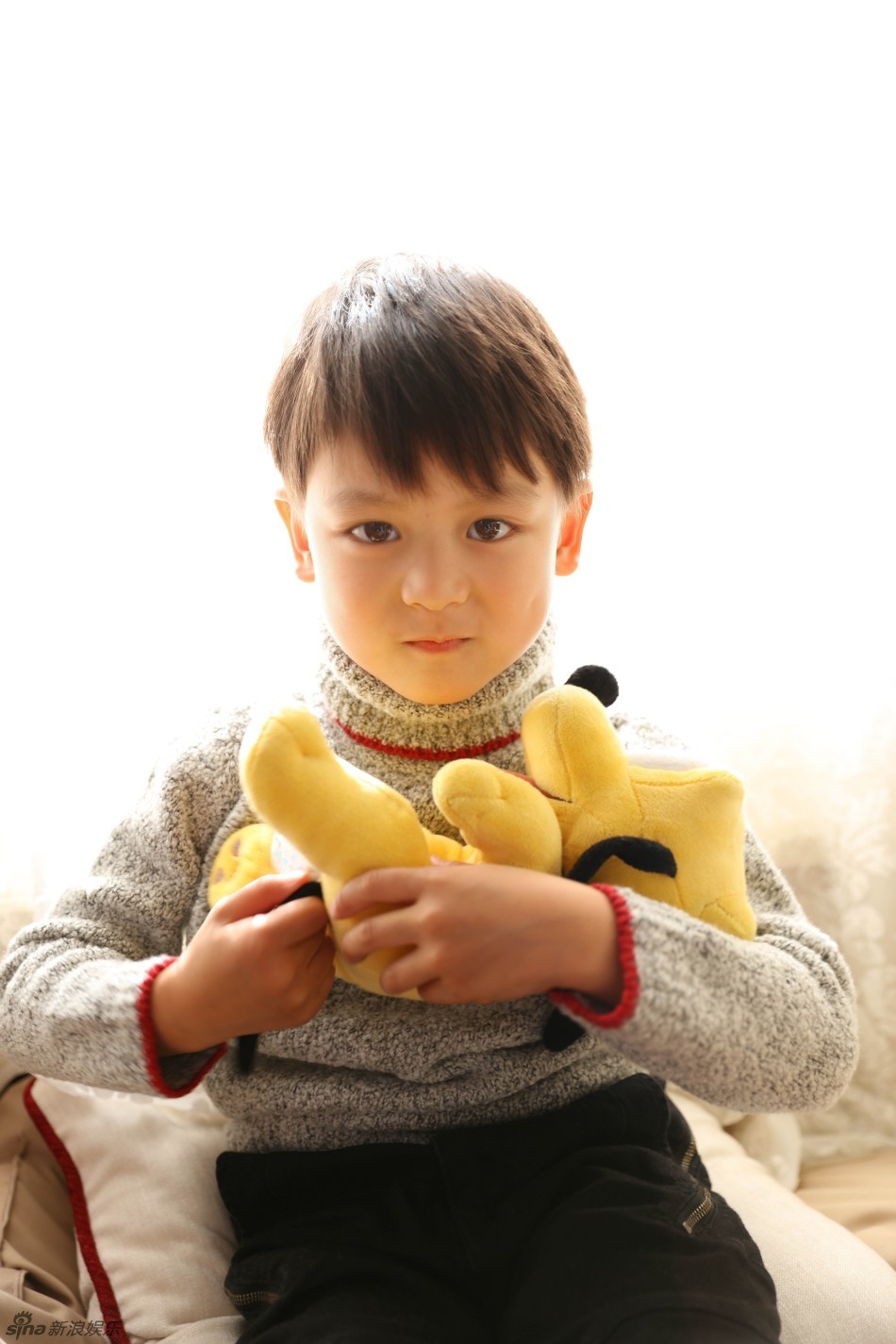 组图:小亮仔写真变暖男 "小李敏镐"萌出新高度_高清图集_新浪网