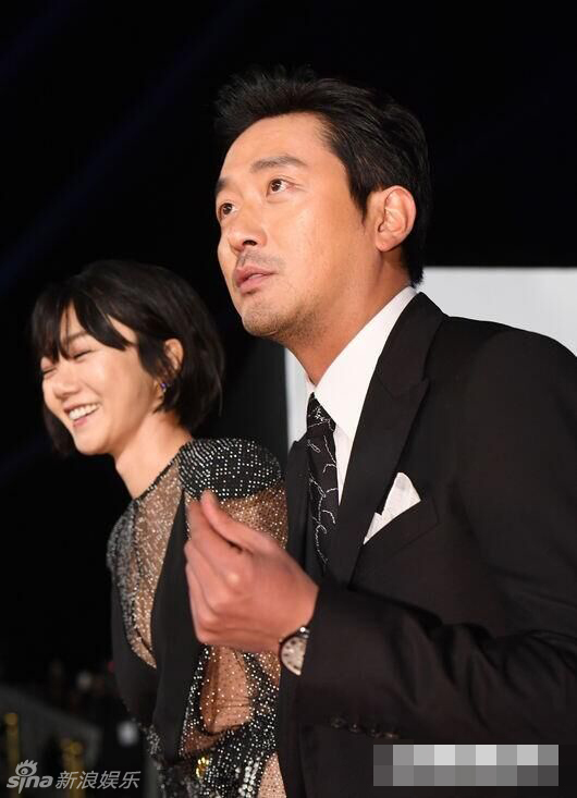 裴斗娜透视黑裙妩媚性感