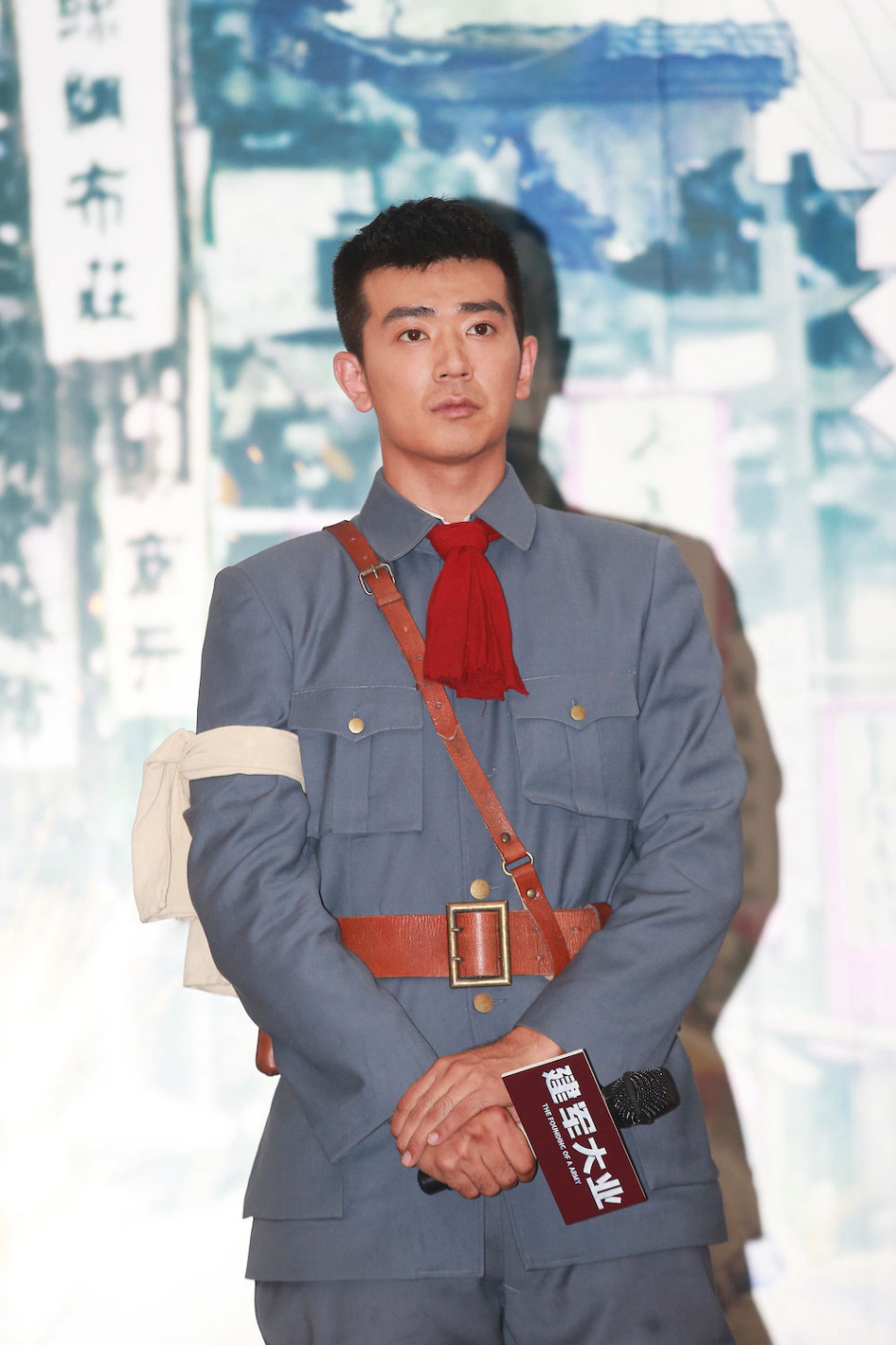 朱亚文,王景春,欧豪,保剑锋,吴樾等亮相关机发布会.