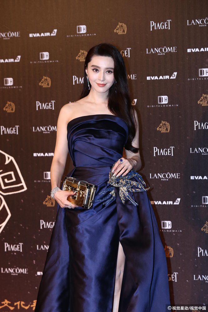 组图:范冰冰蓝裙亮相金马奖红毯 大秀香肩美腿_高清图集_新浪网