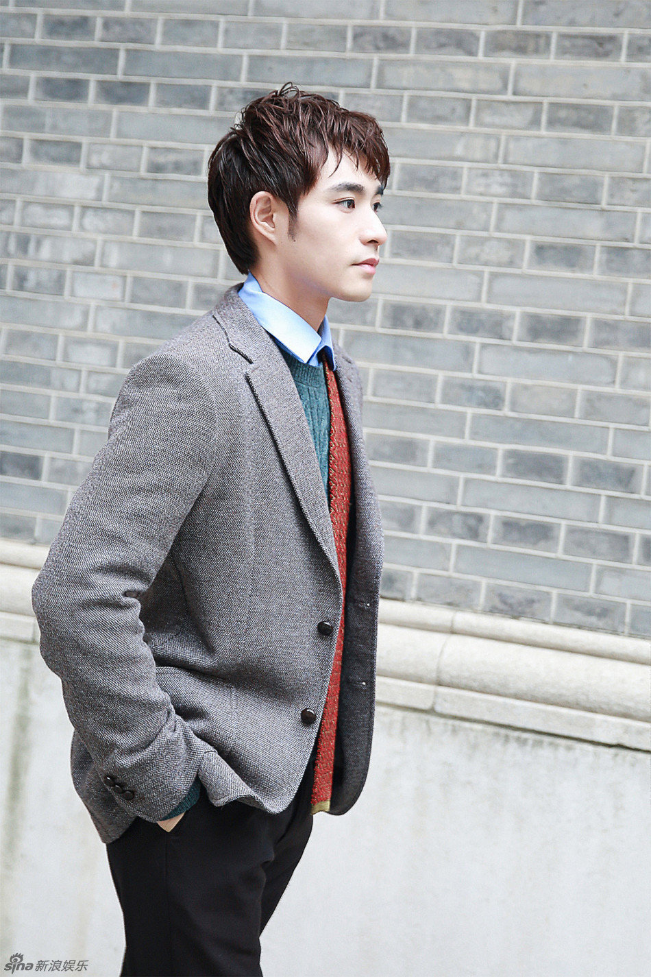 李思阳漫步冬日街头