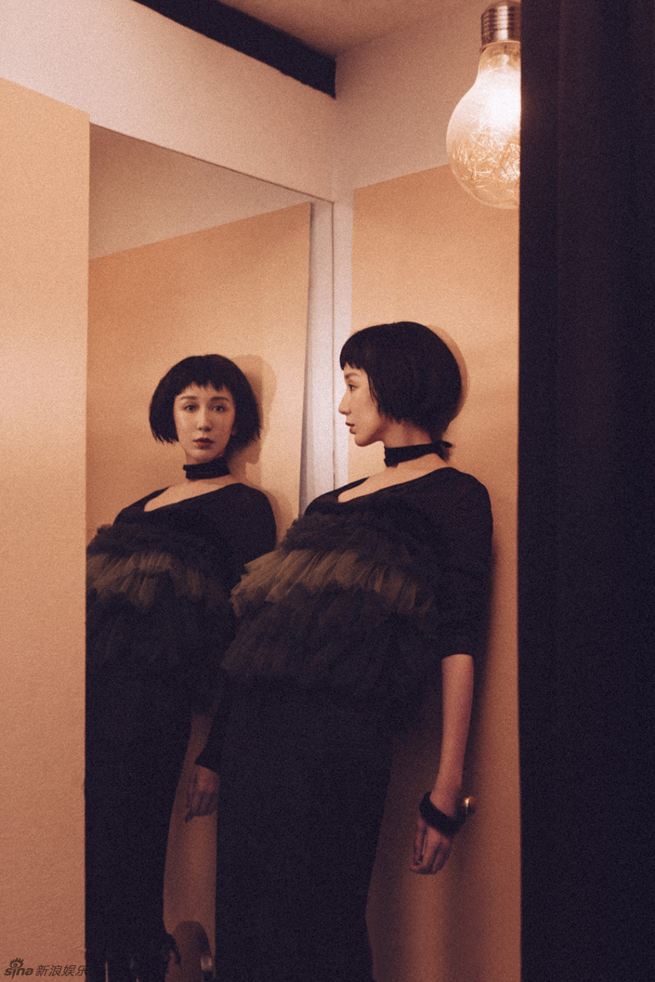 娄艺潇短发颓靡仙美 复古演绎性冷淡风