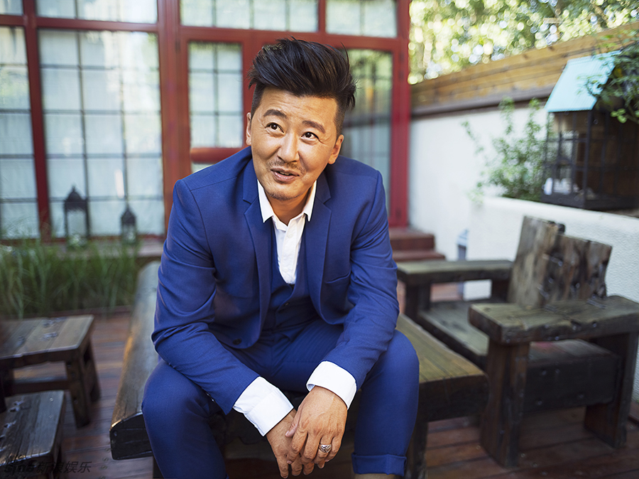 组图:柳小海魅惑变雅痞绅士 温暖演绎熟男魅力_高清图集_新浪网