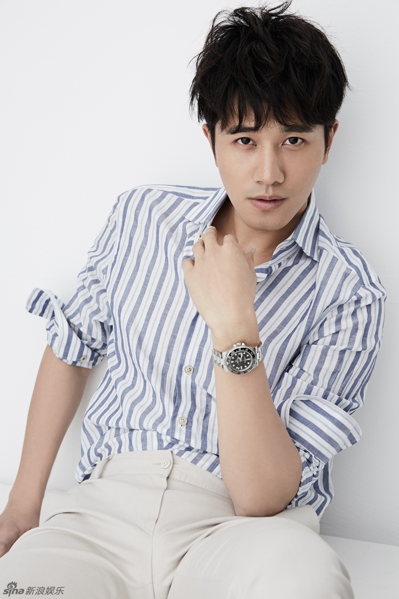 组图:彭冠英清新秀长腿 完美笑容融化少女心_高清图集_新浪网