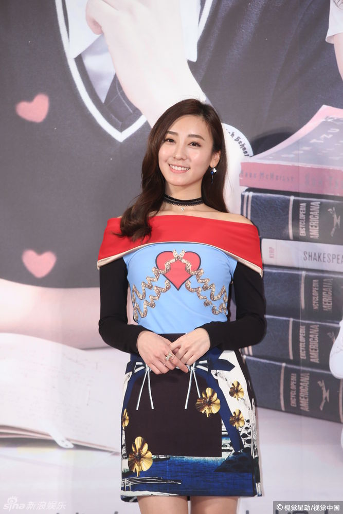 6 / 11 新浪娱乐讯 12月1日,李玉玺,吴心缇(小敏),宫以腾,席惟伦主演