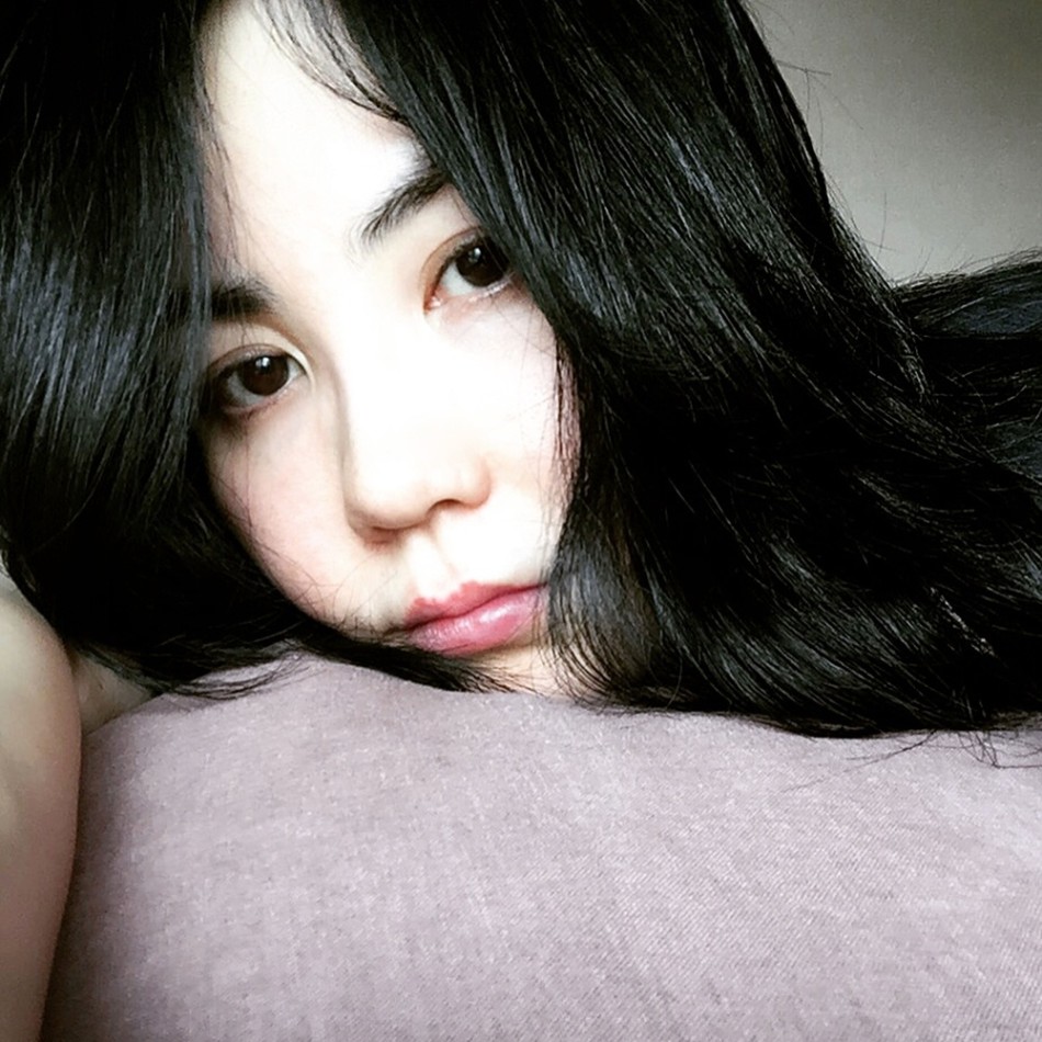 某卫视2017跨年演唱会宣传片王菲自拍照