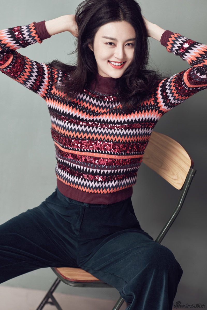 甘露随性写真展魅力笑容 温婉妩媚摄人心