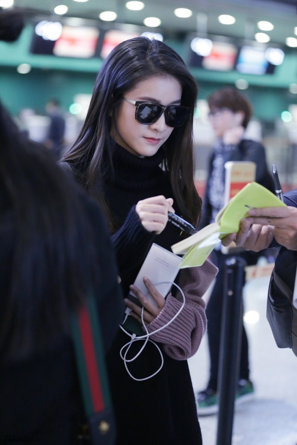 组图:张雪迎下衣失踪秀美腿 清新笑容元气十足_高清图集_新浪网