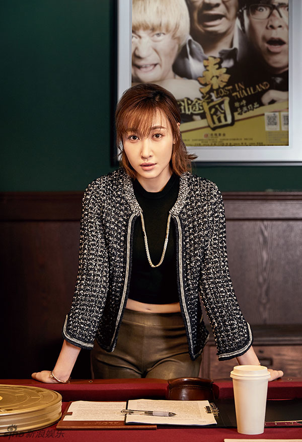 组图:陈祉希优雅变身办公室白领 气场不输明星_高清图集_新浪网