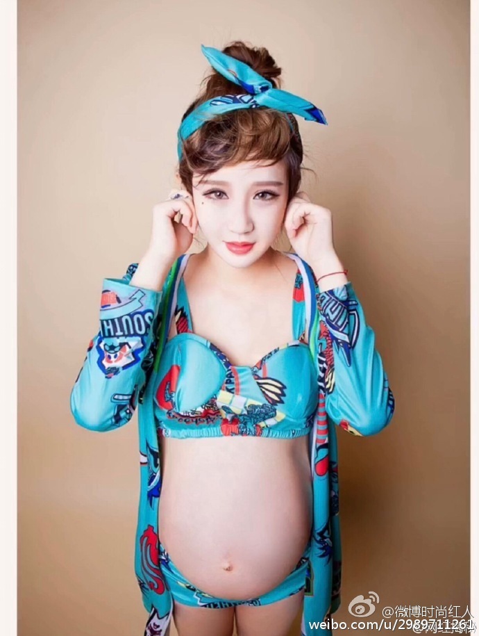 17岁网红主播怀孕拍写真 大尺度秀孕肚(图) - 1