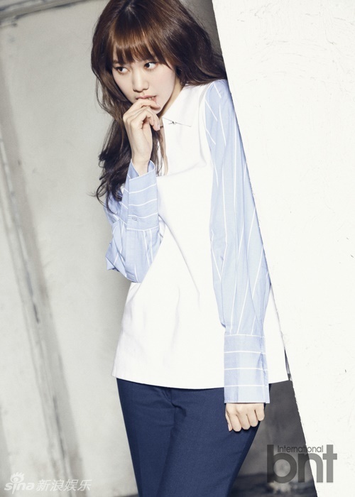 新浪娱乐讯 近日,韩国演员金叡园携手bntnews拍摄了一组时尚写真.