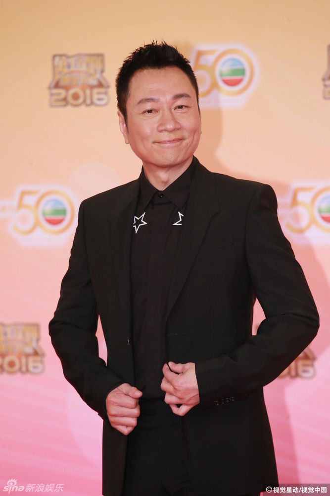 黎耀祥李施嬅携手亮相tvb2016颁奖礼