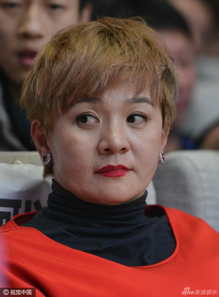 "毒舌评委"柯以敏助阵选美 发福肿成大妈