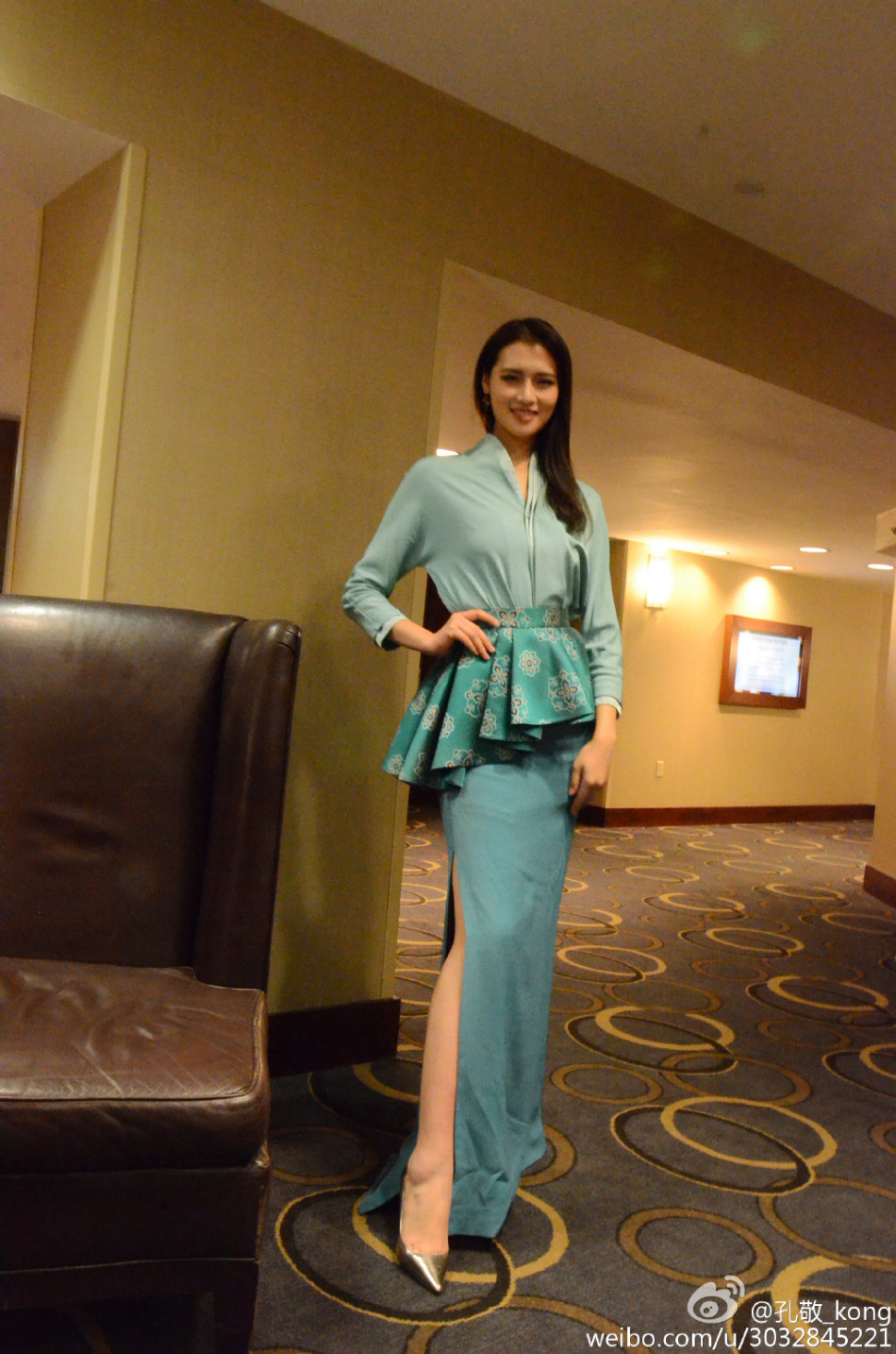 中国区代表孔敬挺进10强,中国风旗袍美艳.