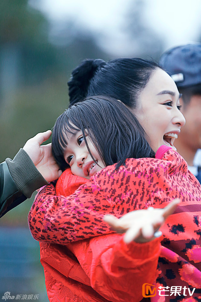 组图:考拉光头婴儿照曝光 浓眉大眼很软萌_高清图集_新浪网