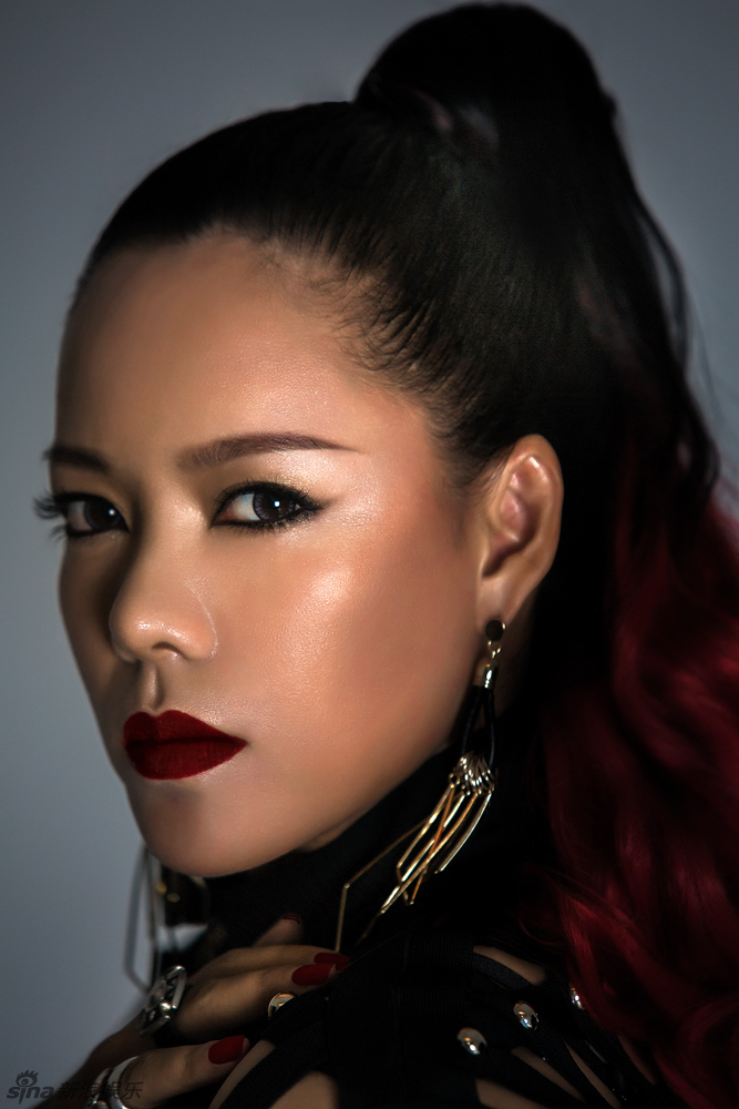 新浪娱乐讯 饱受发福身材困扰的张惠妹,张惠春姐妹终于瘦身成功,张惠